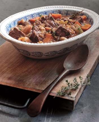 Aromatic Beef with Orange and Apricots