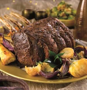 Pepper-Crusted Rib of Beef with Mulled Wine Gravy