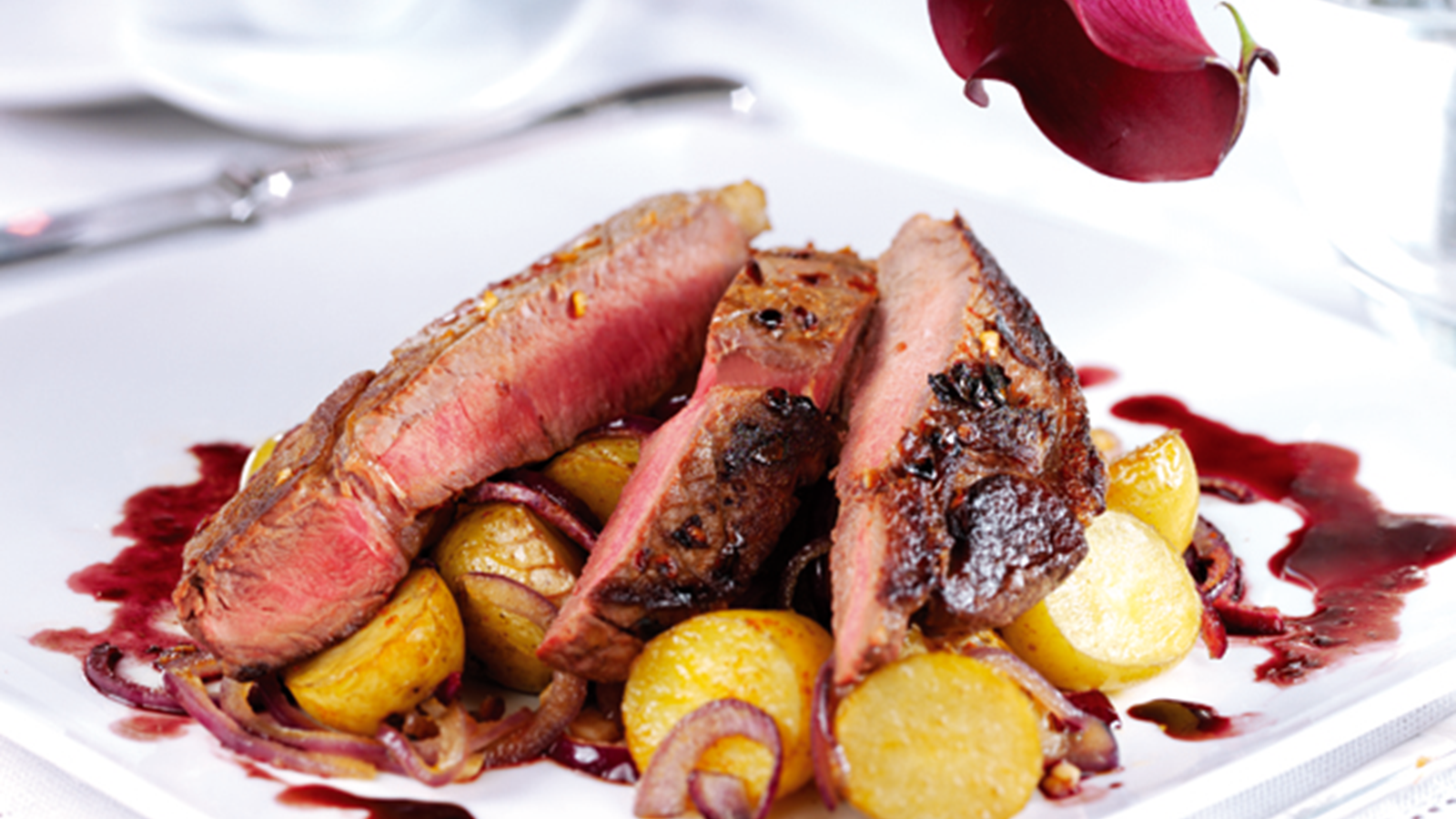 Seared Chilli Pepper Beef with Paprika Potatoes | Recipe | Simply Beef & Lamb