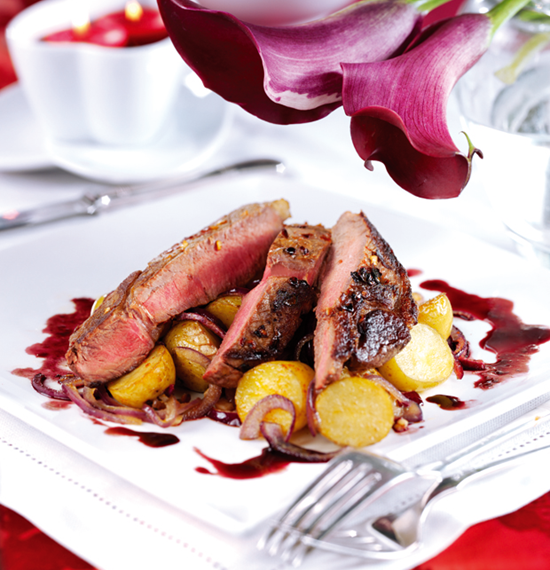 Seared Chilli Pepper Beef with Paprika Potatoes Seared Chilli Pepper Beef with Paprika Potatoes